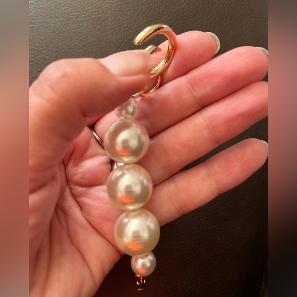 Purse Strap Extender With Imitation Pearls and Gold Tone Hardware - Picture 2 of 2